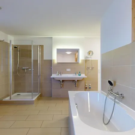 Strandnahe Fewo Mit Dachterrasse Und Meerblick, Strandhaus Seeblick, Binz Apartamento *