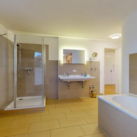 Apartamento Strandnahe Fewo Mit Dachterrasse Und Meerblick, Strandhaus Seeblick, Binz *