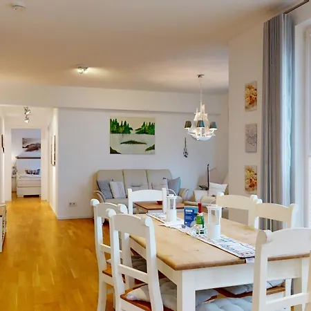 Apartamento Strandnahe Fewo Mit Dachterrasse Und Meerblick, Strandhaus Seeblick, Binz *
