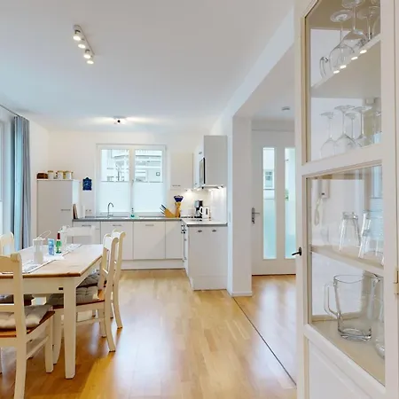 Apartamento Strandnahe Fewo Mit Dachterrasse Und Meerblick, Strandhaus Seeblick, Binz Binz