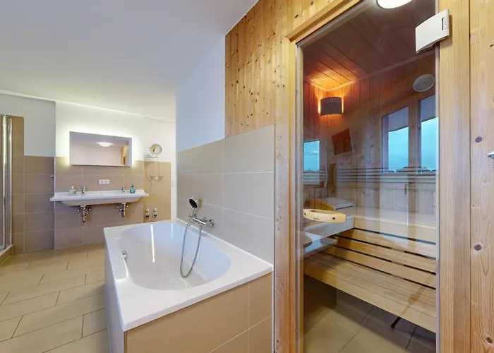 Apartment Strandnahe Mit Dachterrasse Und Meerblick, Strandhaus Seeblick,