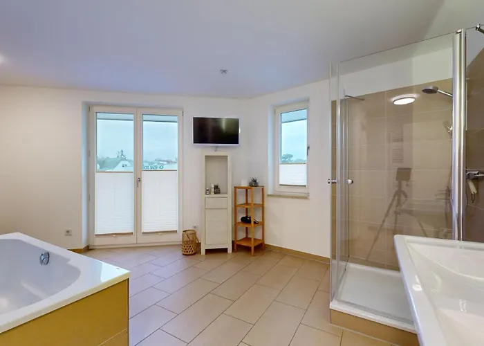 Apartment Strandnahe Mit Dachterrasse Und Meerblick, Strandhaus Seeblick, *